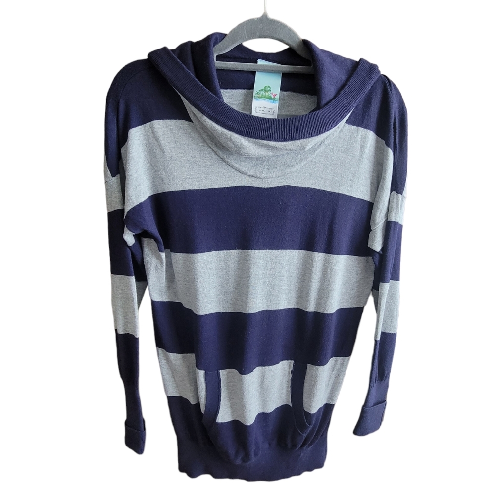 Aphorism Women's Small Hooded Sweater